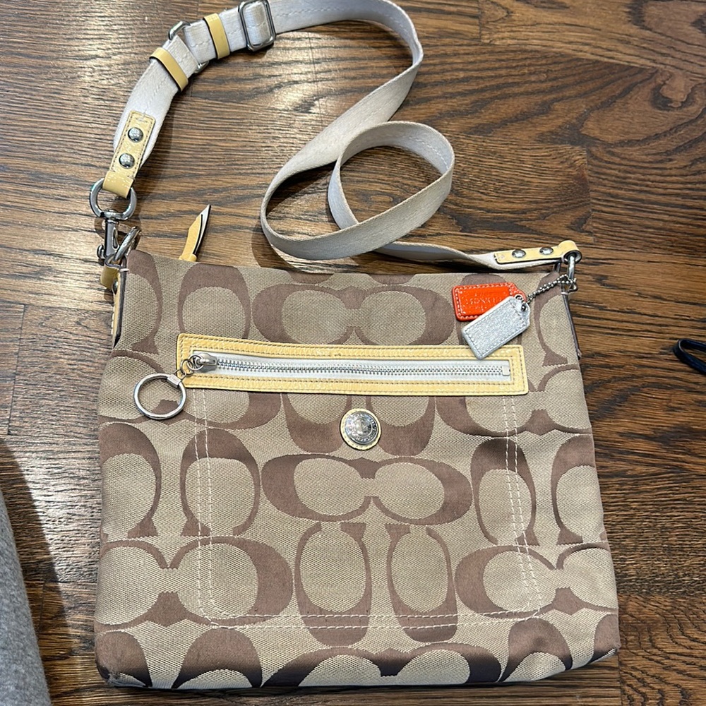 Coach crossbody bag 100% authentic
